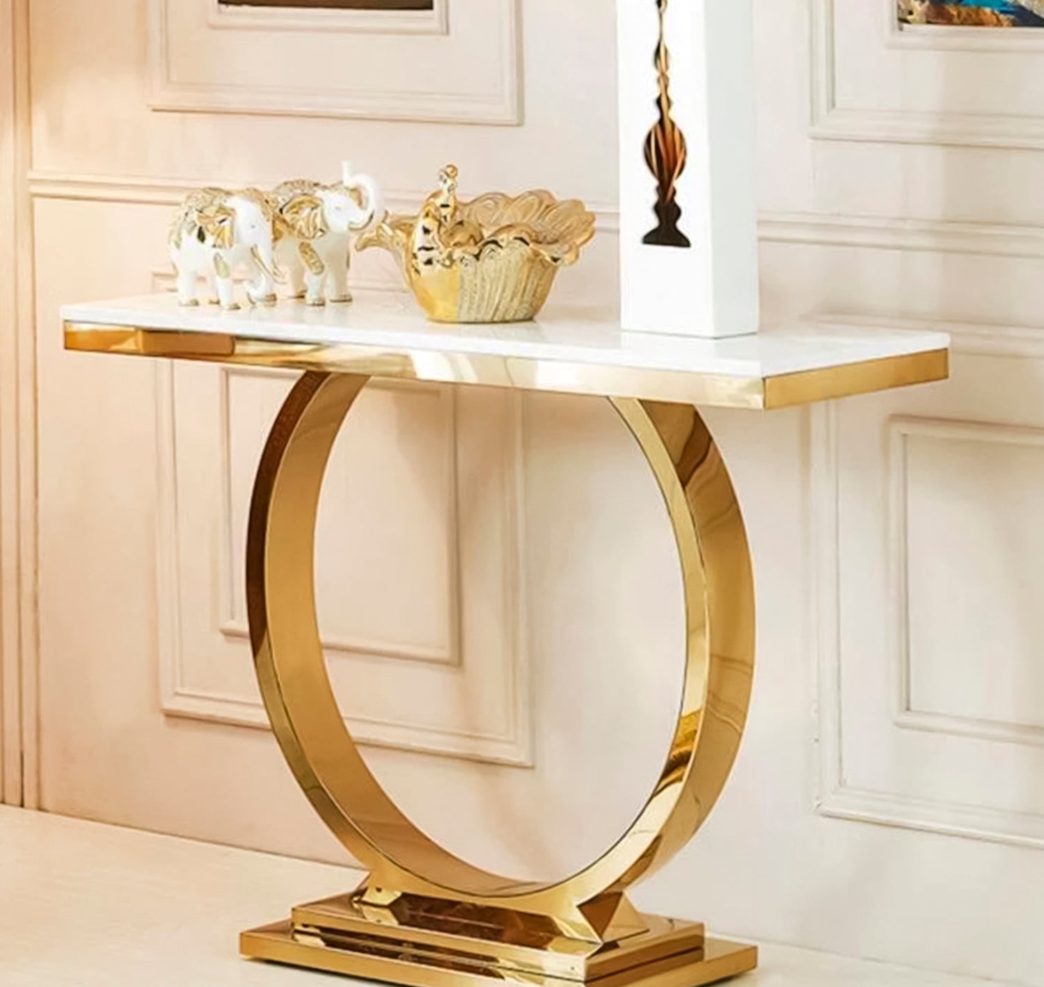 LUXXE TABLE