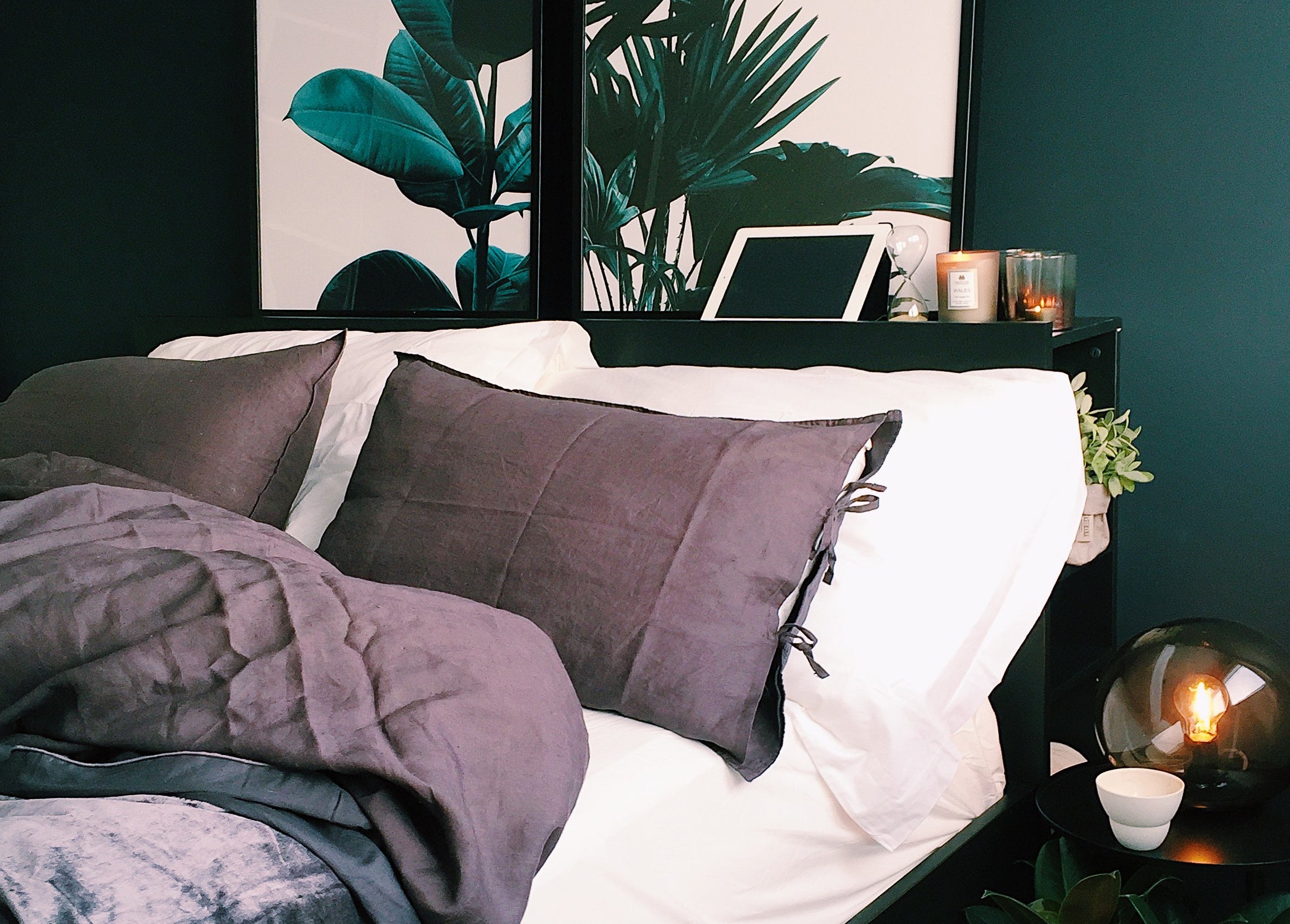 Bold black white Style